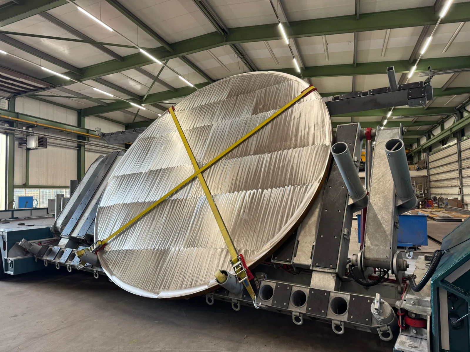 Grande piastra tubiera tonda placcata per esplosione nell'officina Shockwave Grande piastra tubiera tonda placcata per esplosione nell'officina Shockwave